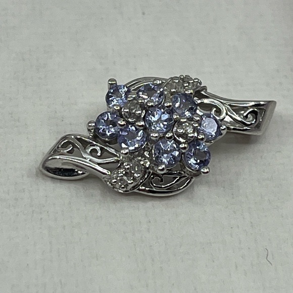 10K White Gold Tanzanite 💎 Diamond Accent Pendant - Vintage Estate, 1990s - Picture 9 of 15